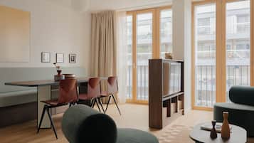 Appartement, 2 slaapkamers | Woonruimte | Flatscreentelevisie, Netflix, streamingdiensten en een kantoor
