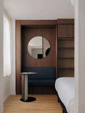 Premium bedding, memory-foam beds, individually decorated - Edgar Suites Hameau-Porte de Versailles (Paris)