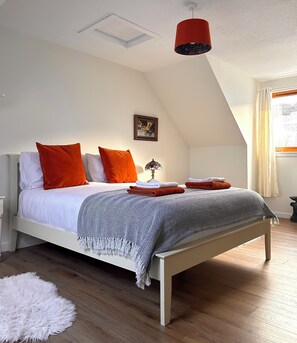 2 habitaciones, tabla de planchar con plancha y wifi gratis 