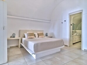 Huvila | 3 makuuhuonetta, työpöytä, silitysrauta/-lauta, ilmainen Wi-Fi