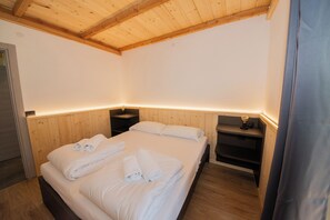 3 soverom, reiseseng for barn, wi-fi (inkludert) og sengetøy