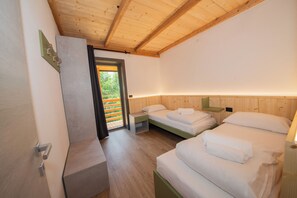 3 makuuhuonetta, vauvan matkasänky, Wi-Fi, vuodevaatteet