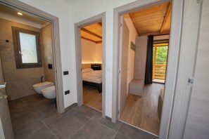 3 bedrooms, travel crib, free WiFi, bed sheets