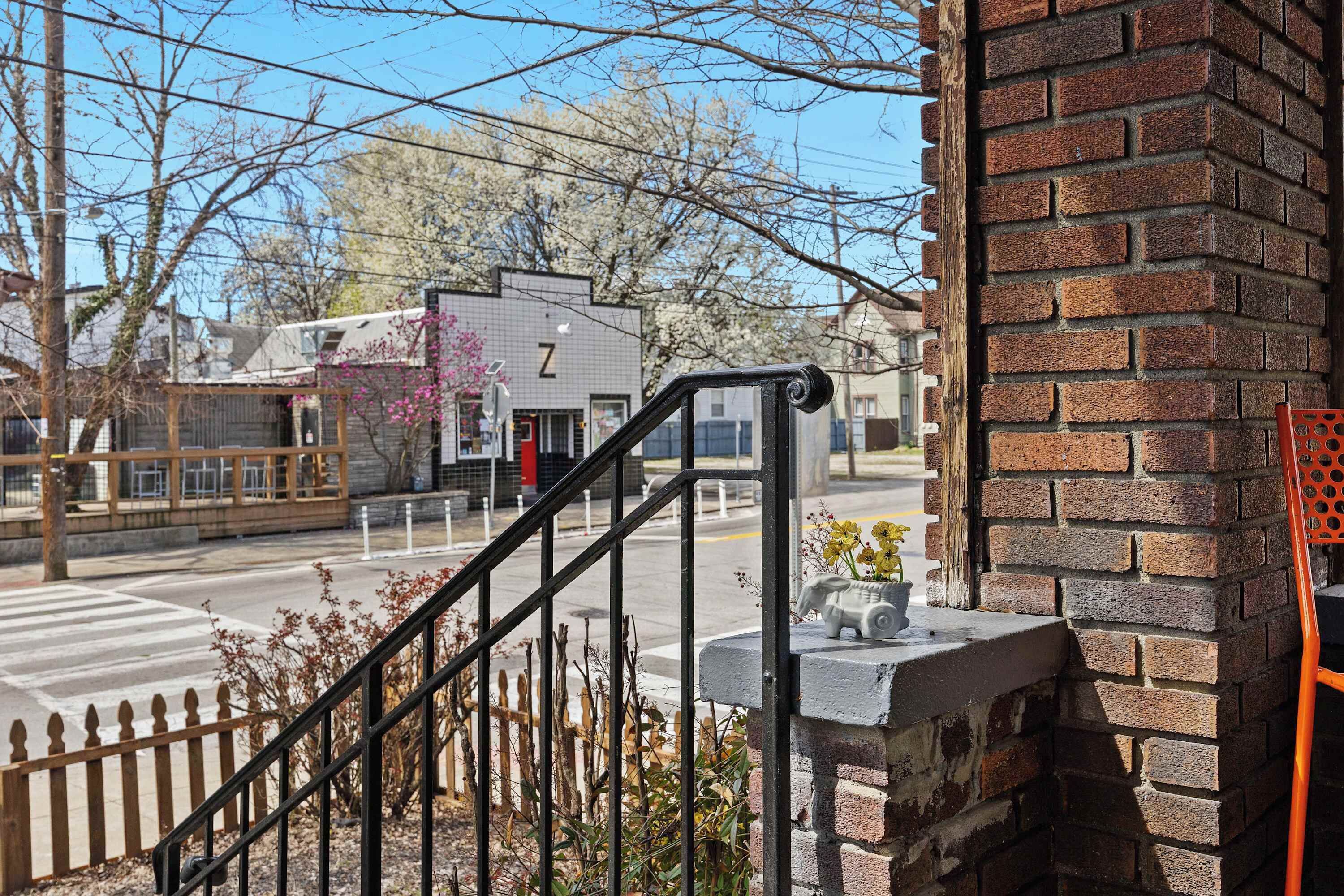 المنطقة المحيطة بالمنشأة