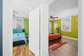 3 bedrooms, iron/ironing board, WiFi, bed sheets - Spacious and relaxing unit in Lou's Art District! (Louisville)