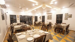 Restaurant - The Tiger Claws Tadoba (Chimur)