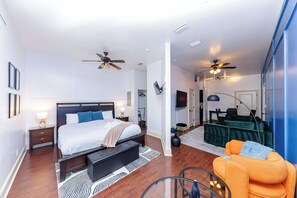 1 غرفة نوم ومكواة/لوح كي وواي فاي مجانًا وملاءات أسرّة