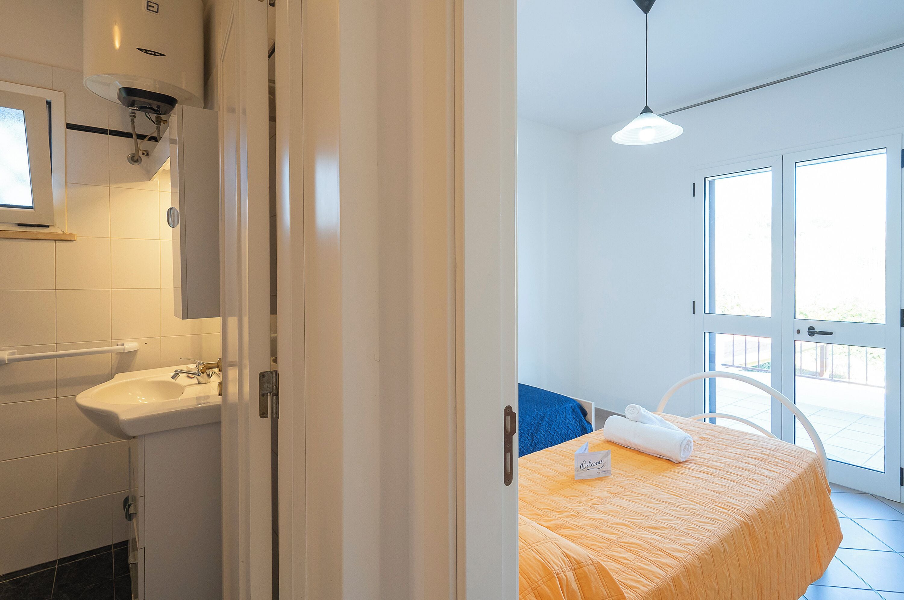 2 多间卧室、免费 WiFi、床单