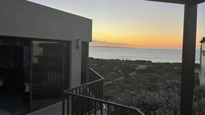 Unclassified image, 5 of 45, button - Whispering Waves - Serene Langebaan Getaway With Breathtaking Views (Langebaan)