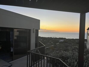 Maison, 3 chambres, fumeurs, piscine privée | Balcon