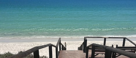 House, 3 Bedrooms, Smoking, Private Pool | Beach