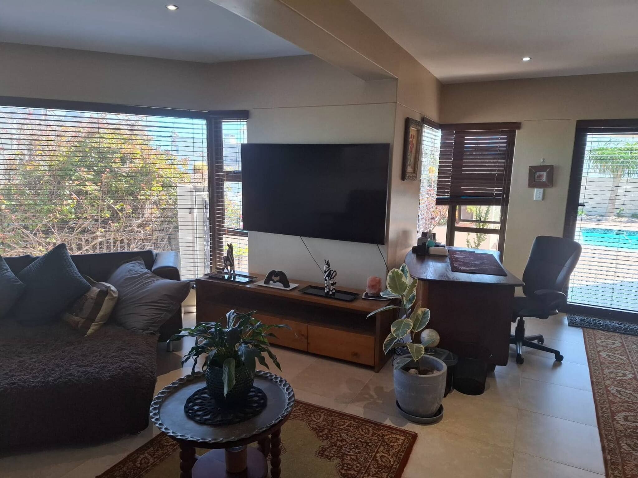 House, 3 Bedrooms, Smoking, Private Pool | Living room
