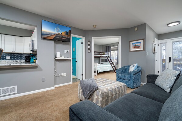 3 bedrooms, iron/ironing board, internet