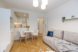 In-room dining - ShortStayPoland Solidarności B158 (Warsaw)