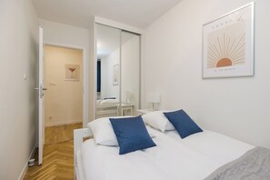 1 habitación, tabla de planchar con plancha y wifi gratis 