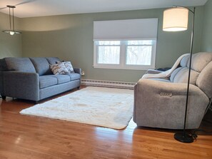 Smart TV, fireplace