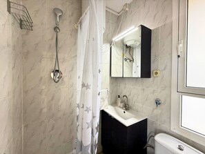 Shower, towels