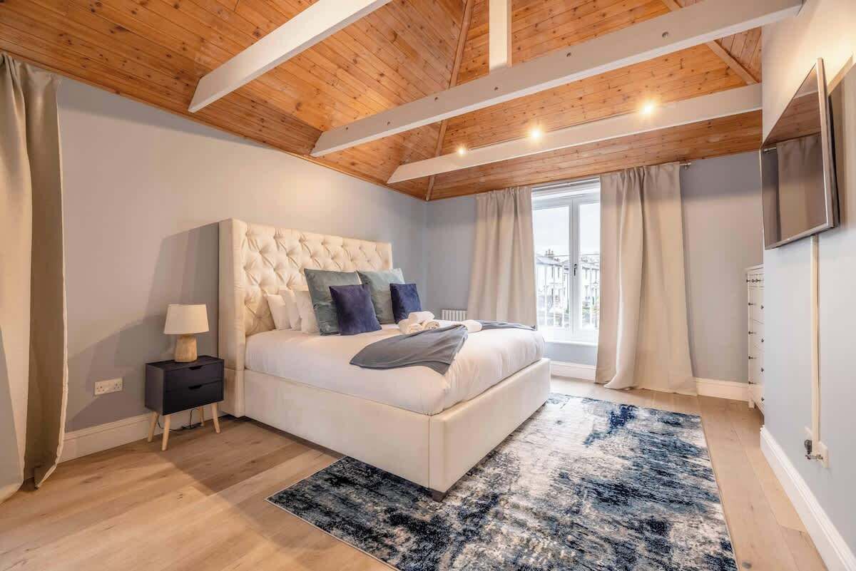 5 chambres, fer et planche à repasser, Wi-Fi