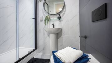 Studio, Non Smoking | Bathroom