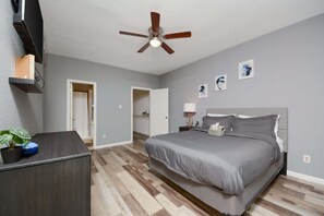 2 bedrooms, iron/ironing board, free WiFi, bed sheets