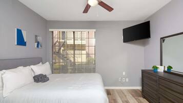 2 chambres, fer et planche à repasser, Wi-Fi gratuit, draps fournis