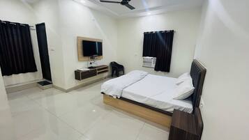 Deluxe Room, Balcony, City View