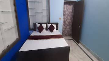 3 bedrooms, WiFi, bed sheets