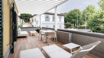 Luxury Loft, Pool View | Terrace/patio