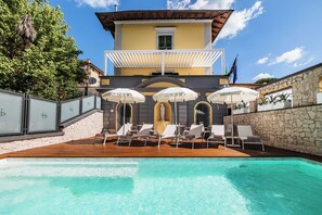 Outdoor pool - LHP River Club (Florence)