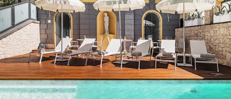 Piscine extérieure