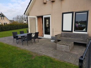 House | Outdoor dining - Luxury Holiday Home With Spa (Tzummarum)