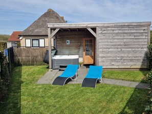 House | Exterior - Luxury Holiday Home With Spa (Tzummarum)