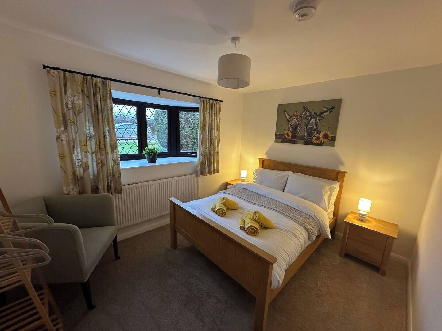 3 室のベッドルーム、アイロン / アイロン台、WiFi (無料)、ベッドシーツ