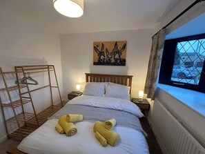 3 chambres, fer et planche à repasser, Wi-Fi gratuit, draps fournis