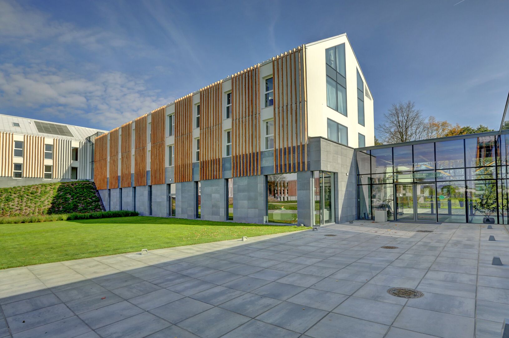 واجهة المنشأة