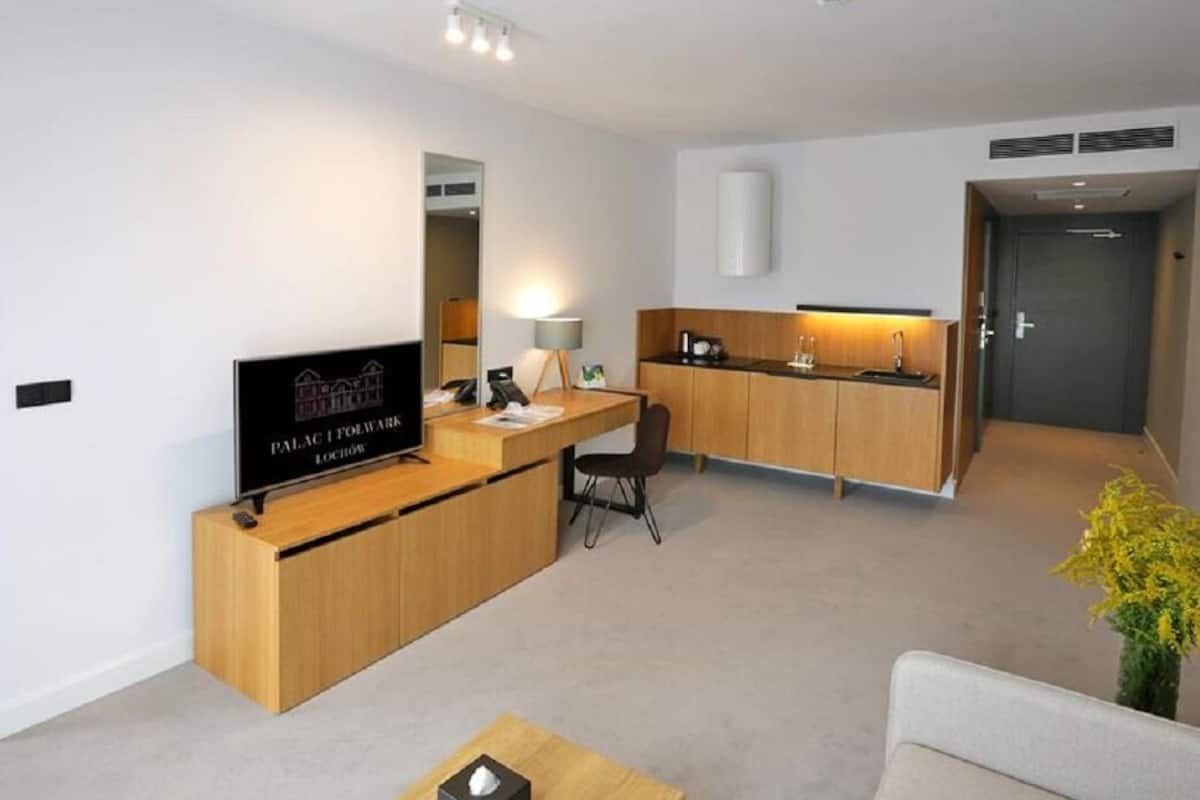 Superior Studio | 4 bedrooms, desk, free WiFi