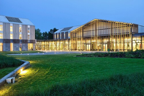 Pałac i Folwark Łochów