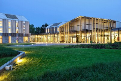 Pałac i Folwark Łochów