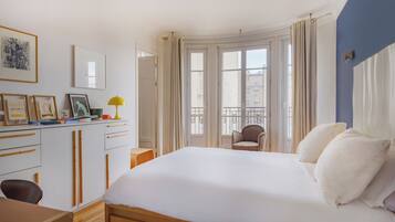 Apartemen Comfort, balkon, pemandangan kota | 3 kamar tidur dan setrika/meja setrika