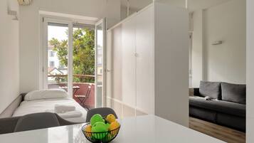 Estudio estándar | Tabla de planchar con plancha, wifi gratis y ropa de cama