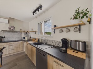 冷蔵庫、電子レンジ、オーブン、食器洗い機