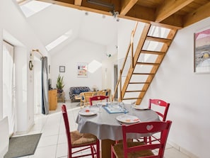 Dining - Charming house for 2, 400m from Saint-Cava (Plouguerneau)