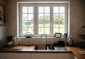 冰箱、微波炉、烤箱、洗碗机