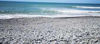 3 bedrooms. Cinema room. Town centre & near beach