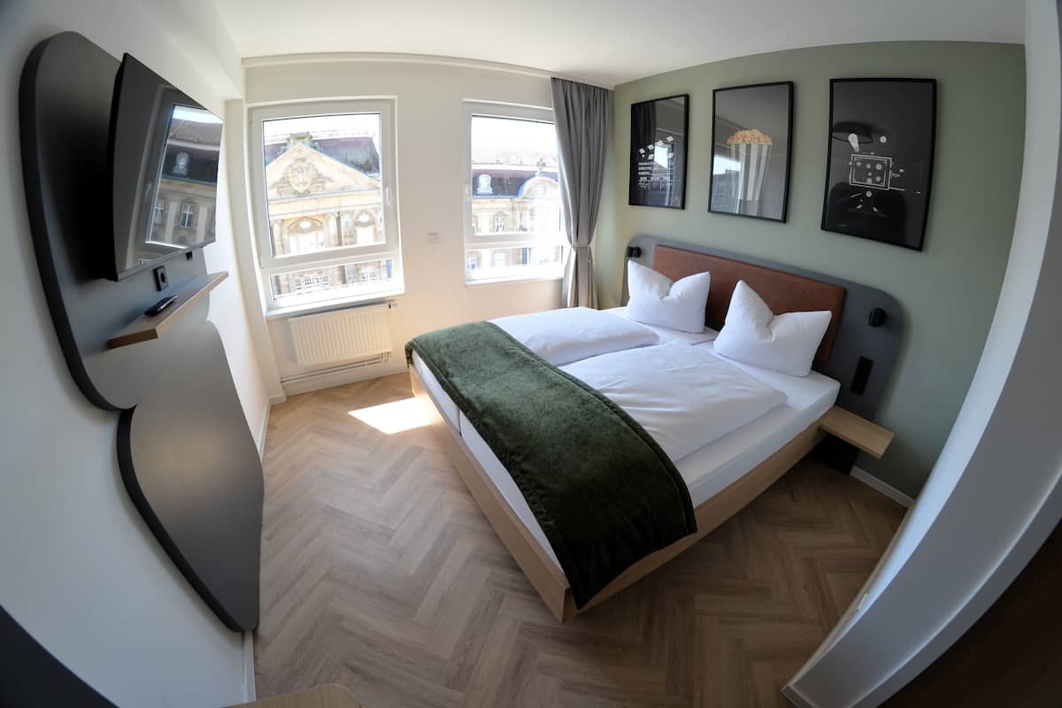 In-room safe, laptop workspace, blackout curtains, soundproofing