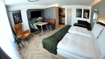 Comfort Studio, Courtyard View | In-room safe, laptop workspace, blackout drapes, soundproofing