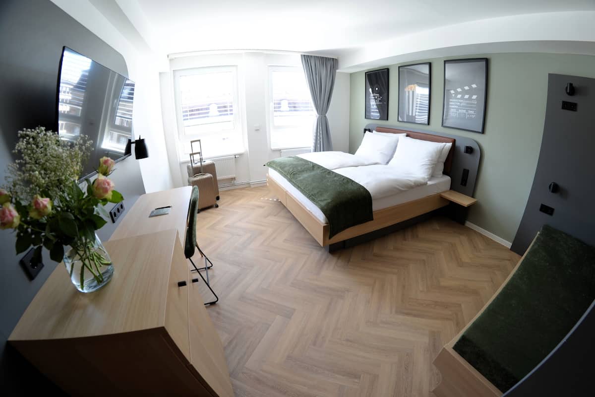Comfort Quadruple Room, City View