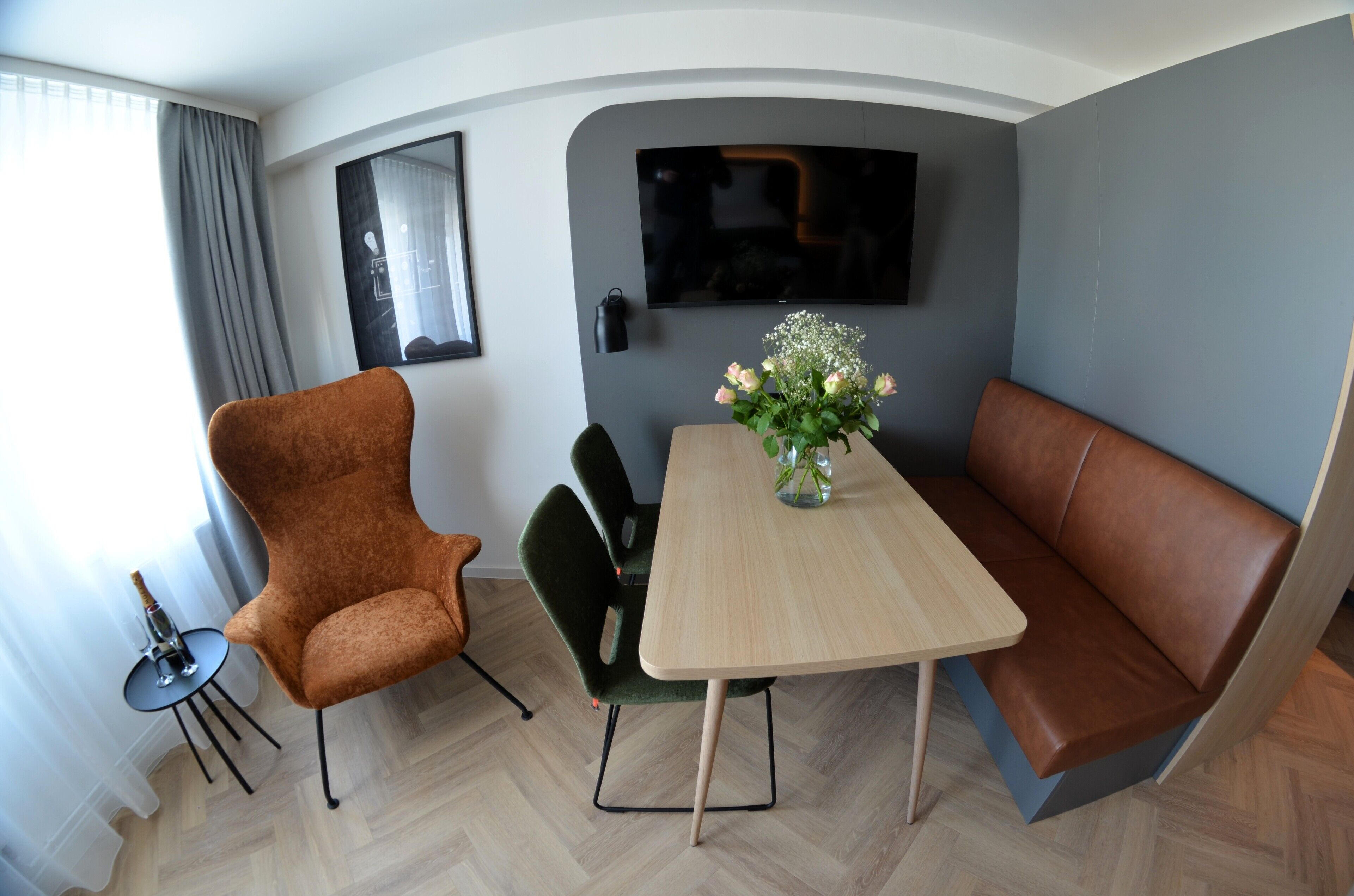 舒適開放式客房, 庭園景 | 房內夾萬、手提電腦工作空間、遮光窗簾/窗簾、隔音