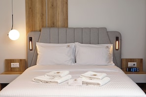 1 bedroom, in-room safe, iron/ironing board, free WiFi