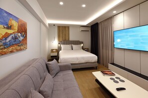 1 slaapkamer, een kluis op de kamer, een strijkplank/strijkijzer